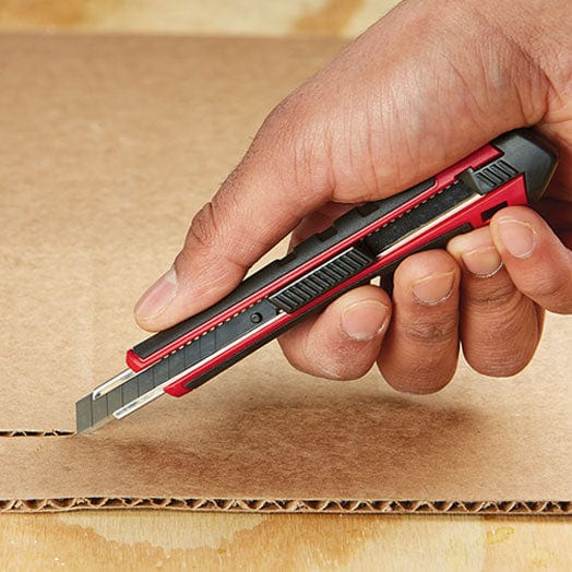 9mm Snap Off Knife with Precision Cut Blade 48221960 by Milwaukee