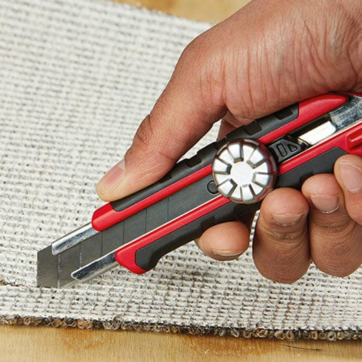 25mm Snap Off Knife with Metal Lock and Precision Cut Blade 48221962 by Milwaukee