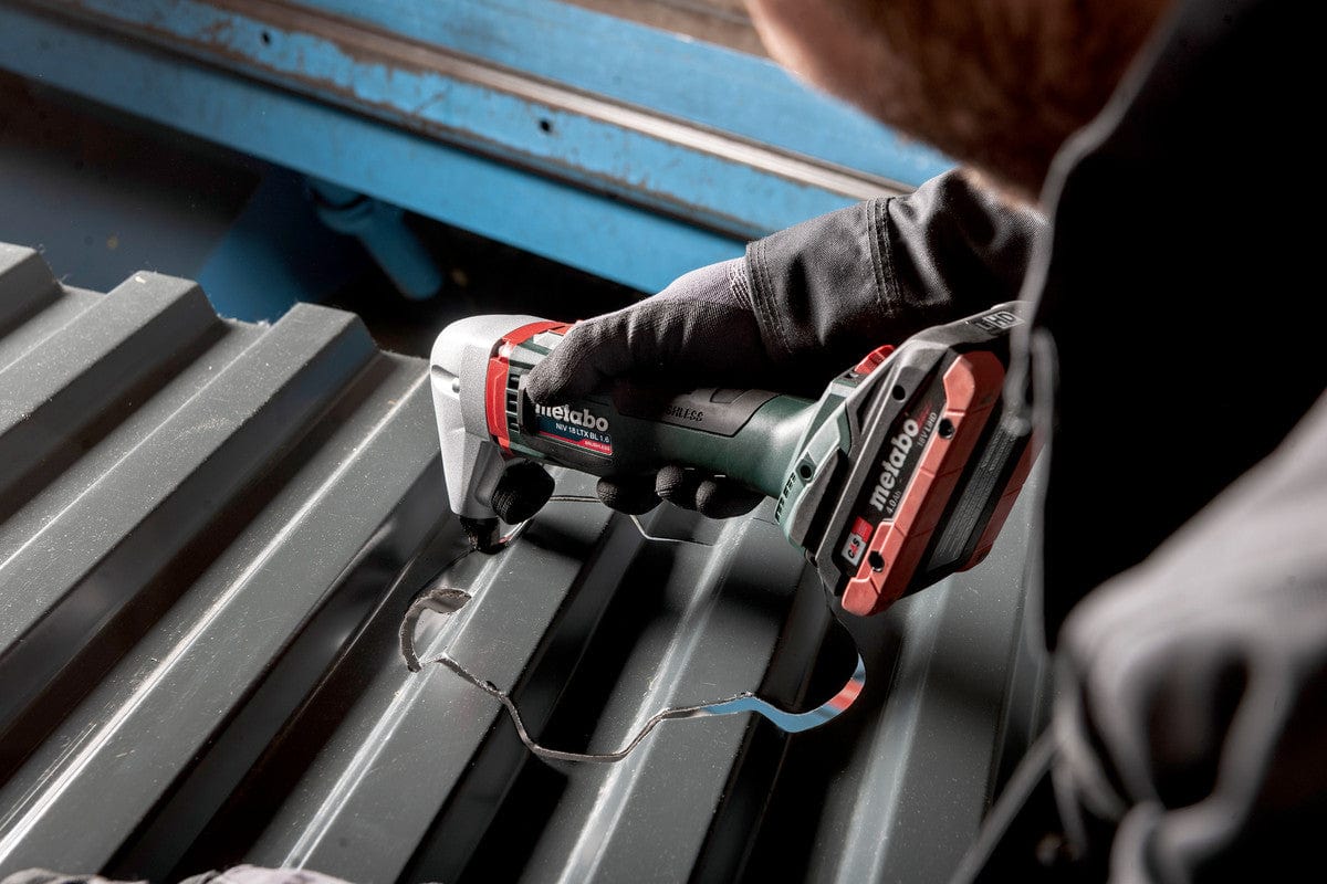 18V Nibbler Bare (Tool Only) NIV18LTXBL1.6 (601614850) by Metabo