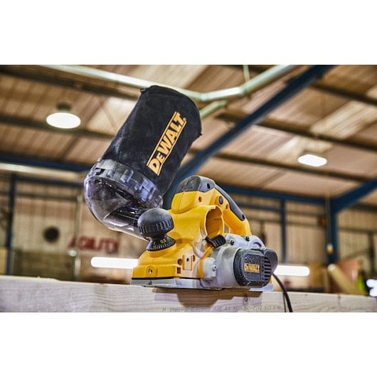 1050W 82mm Planer 4.0mm D26500K-XE by Dewalt