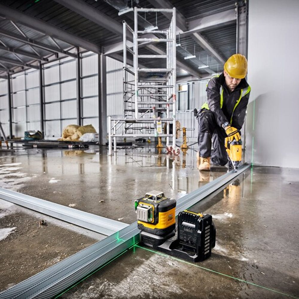 18V 2.0Ah 3 X 360° Green Beam Multi-Line Laser Level Kit DCE089D1G18-XE by Dewalt