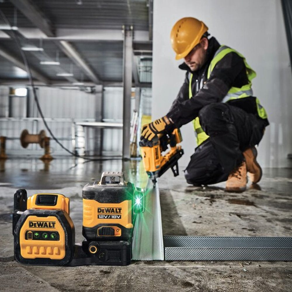 18V 2.0Ah 3 X 360° Green Beam Multi-Line Laser Level Kit DCE089D1G18-XE by Dewalt