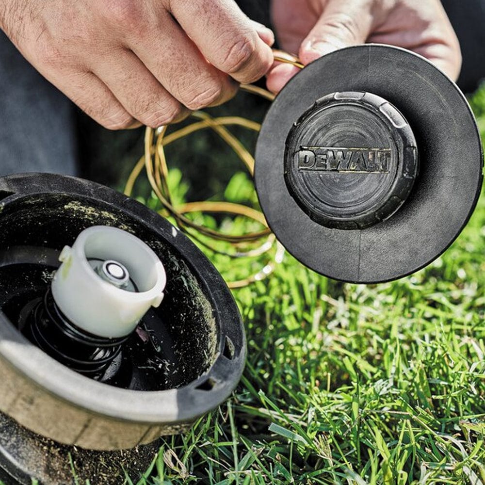 Dewalt 54V XR 9.0Ah Flexvolt Split Boom Multi Function Power Head with String Trimmer Attachment Kit DCMAS5713X1-XE