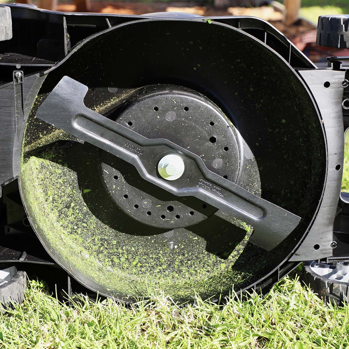 18Vx2 430mm (17") Lawn Mower Kit DLM432CT2 by Makita