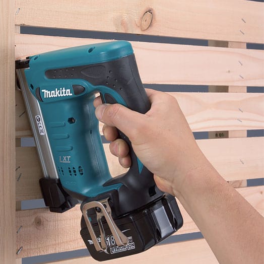 Makita 18V Stapler Mobile T50 Bare DST221Z
