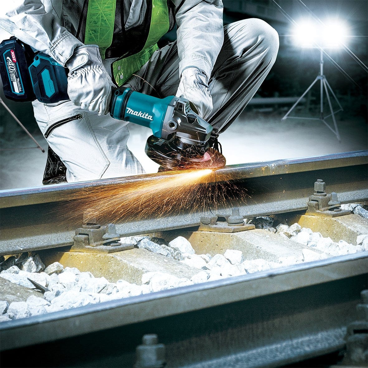 40V 180mm (7") Brushless Angle Grinder Bare (Tool Only) GA037GZ by Makita