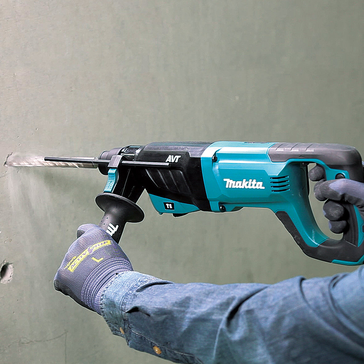 800W 26mm SDS-Plus Rotary Hammer HR2641 by Makita
