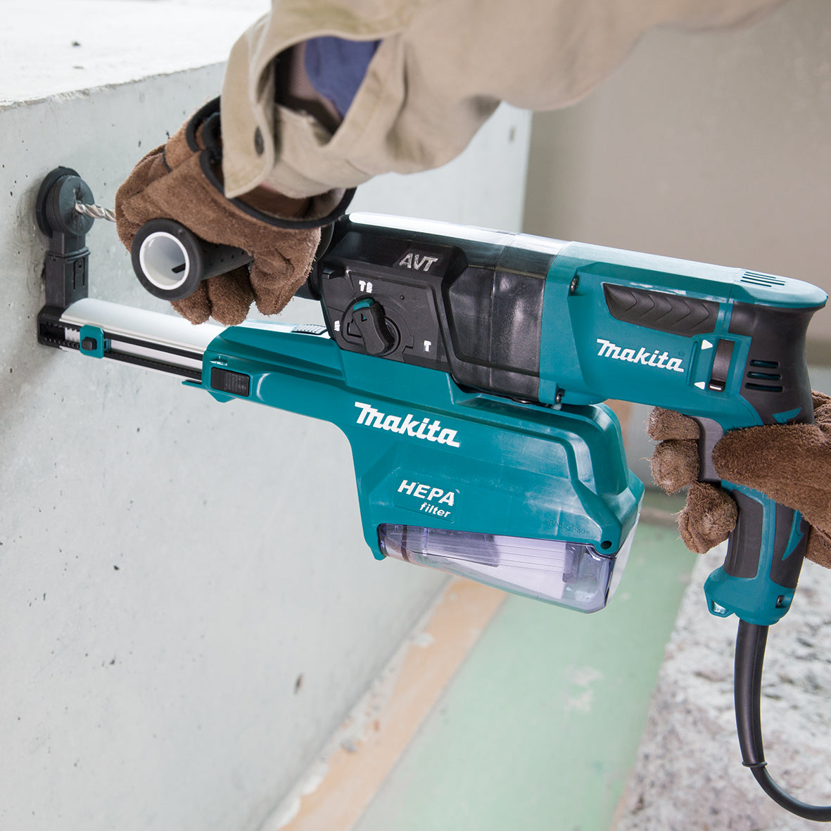 800W 26mm SDS-Plus Rotary Hammer HR2651T by Makita