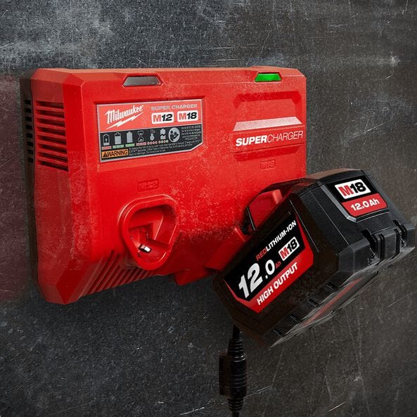 12V & 18V Super Charger M12-18SC by Milwaukee