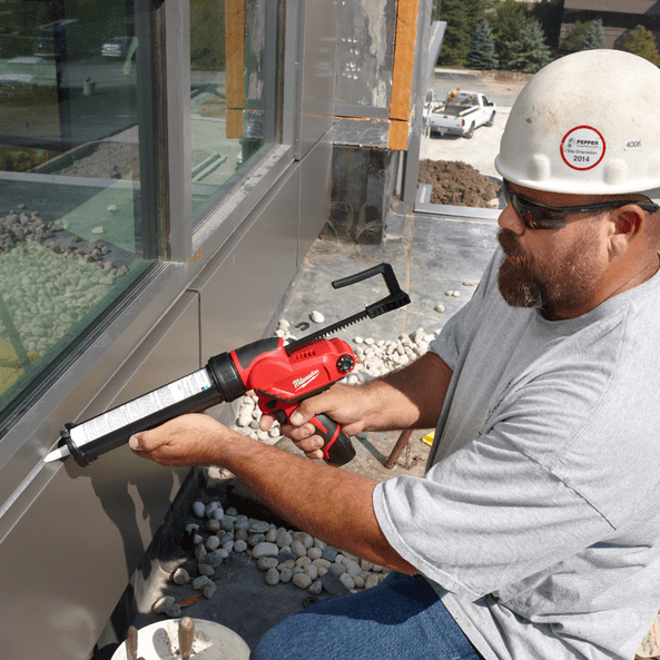 Milwaukee 12V 2.0Ah 310ML Caulk & Adhesive Gun Kit M12PCG310-201B