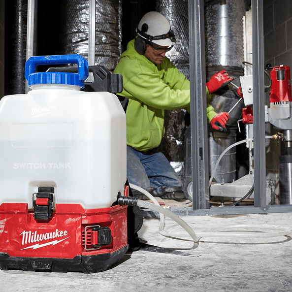 Milwaukee 18V 15L SWITCH TANK™ Backpack Water Supply With Powered Base Bare (Tool Only) M18BPFPWSA0