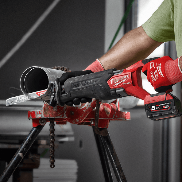 18V FUEL SAWZALL Reciprocating Saw Kit M18CSX2-502C by Milwaukee
