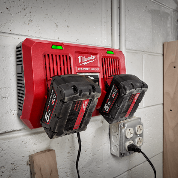 Milwaukee 18V Dual Bay Simultaneous Rapid Charger M18DFC