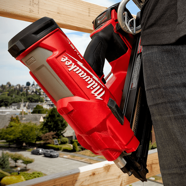 18V 3.0Ah FUEL™ 30° - 34° Framing Nailer Kit M18FFN-302C by Milwaukee