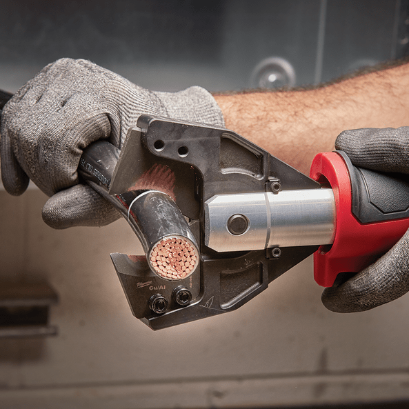 Milwaukee 18V FORCE LOGIC™ Cable Cutter With 400mm² CU Jaws Bare (Tool Only) M18HCC-0C