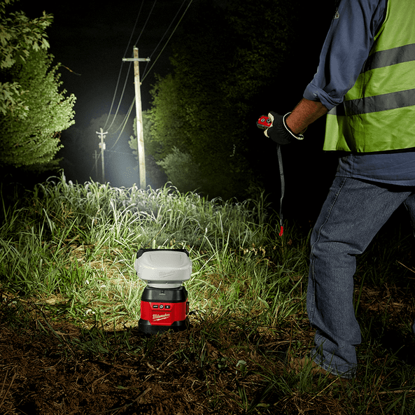 Milwaukee 18V Utility Remote Spotlight with ONE-KEY™ Bare (Tool Only) M18URSL0
