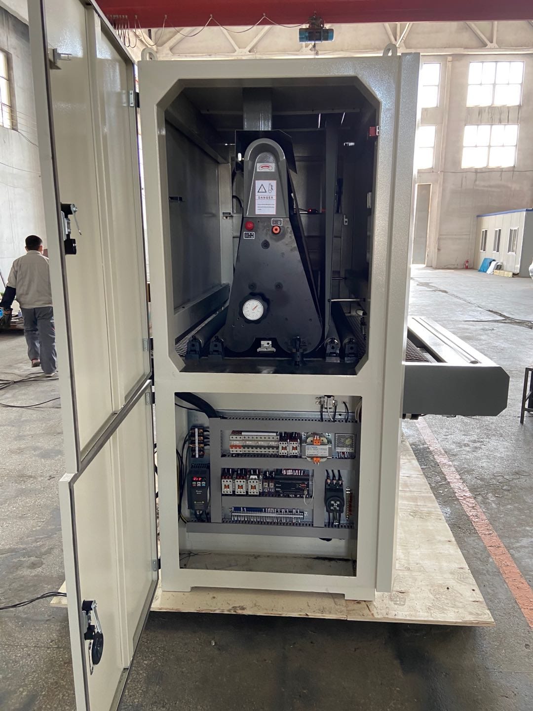 ToughCut 1300mm Double Wide Belt Sander with Platen PLATINUM 1300DB