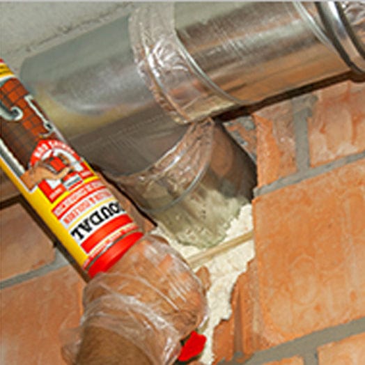 750ml PU Gap Filling Expanding Foam Genius Gun in Champagne 130373 by Soudal