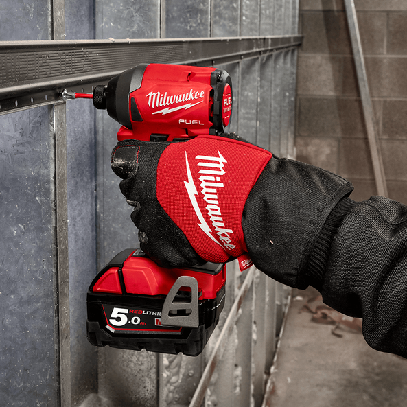 Winter Performance Gloves by Milwaukee