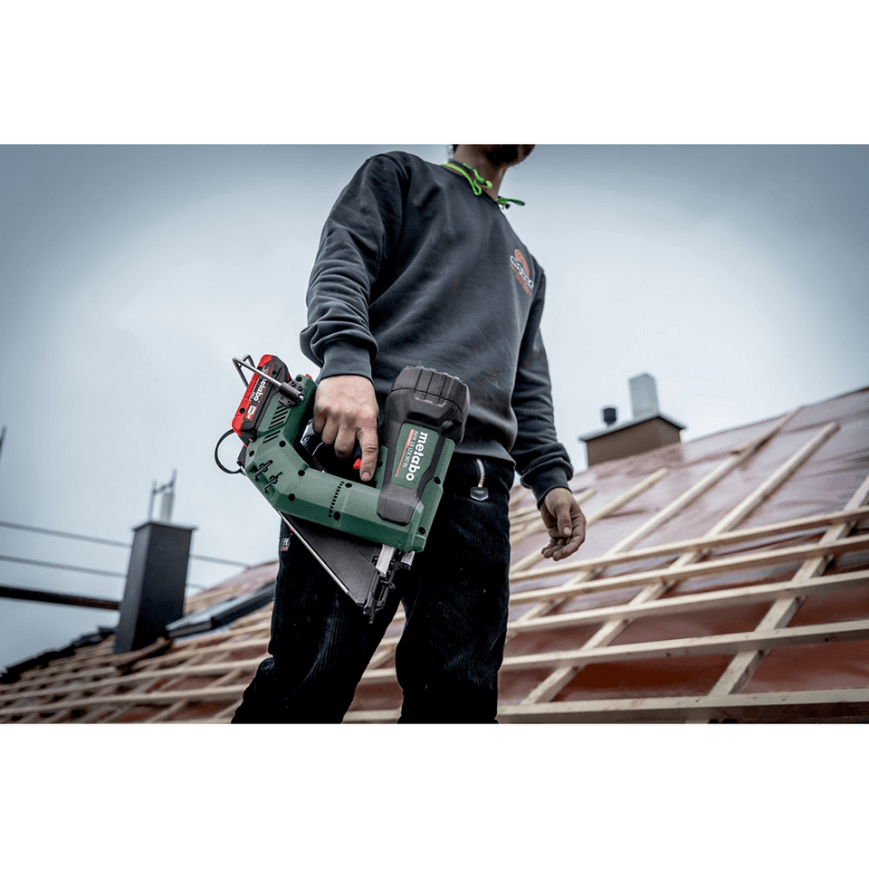 18V 5.5Ah Brushless Cordless Framing Nailer Kit - AU61209000 by Metabo