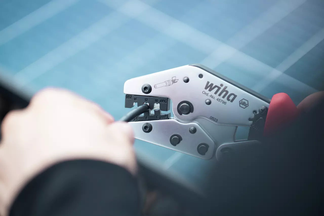 Wiha Photovoltaic Solar Crimping Tool 45796