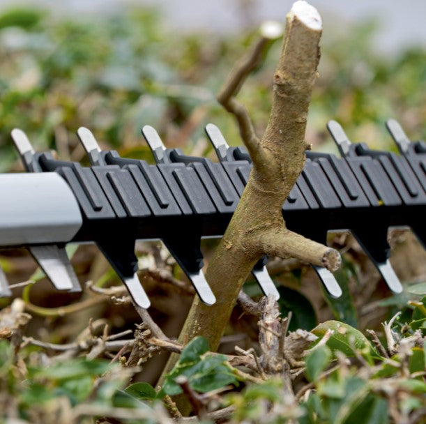 18V Brushless Hedge Trimmer Bare GHE18V-60 (06008C9000) by Bosch