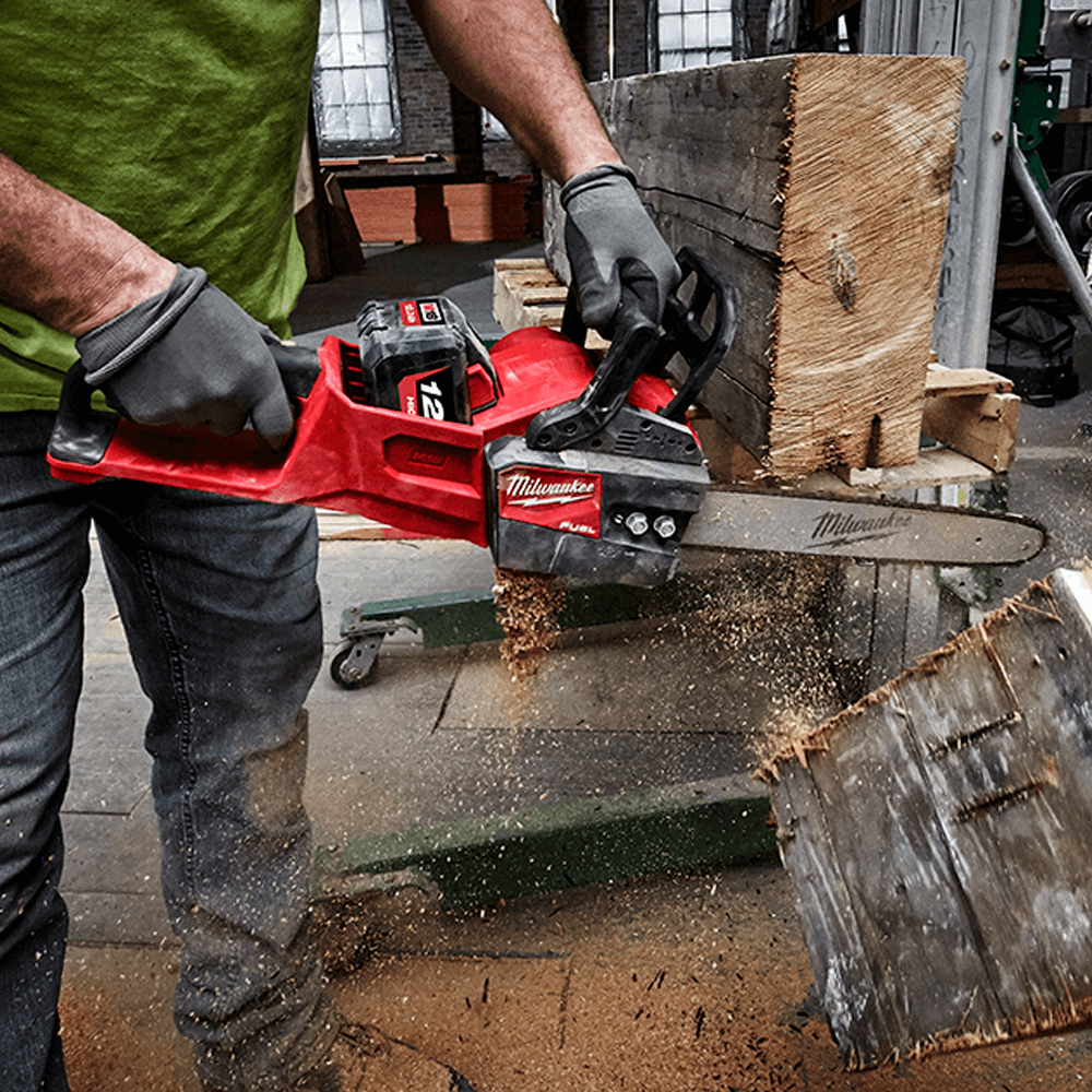 Milwaukee M18 FUEL™ 14" (356mm) Chainsaw (Tool Only) M18FCHS140