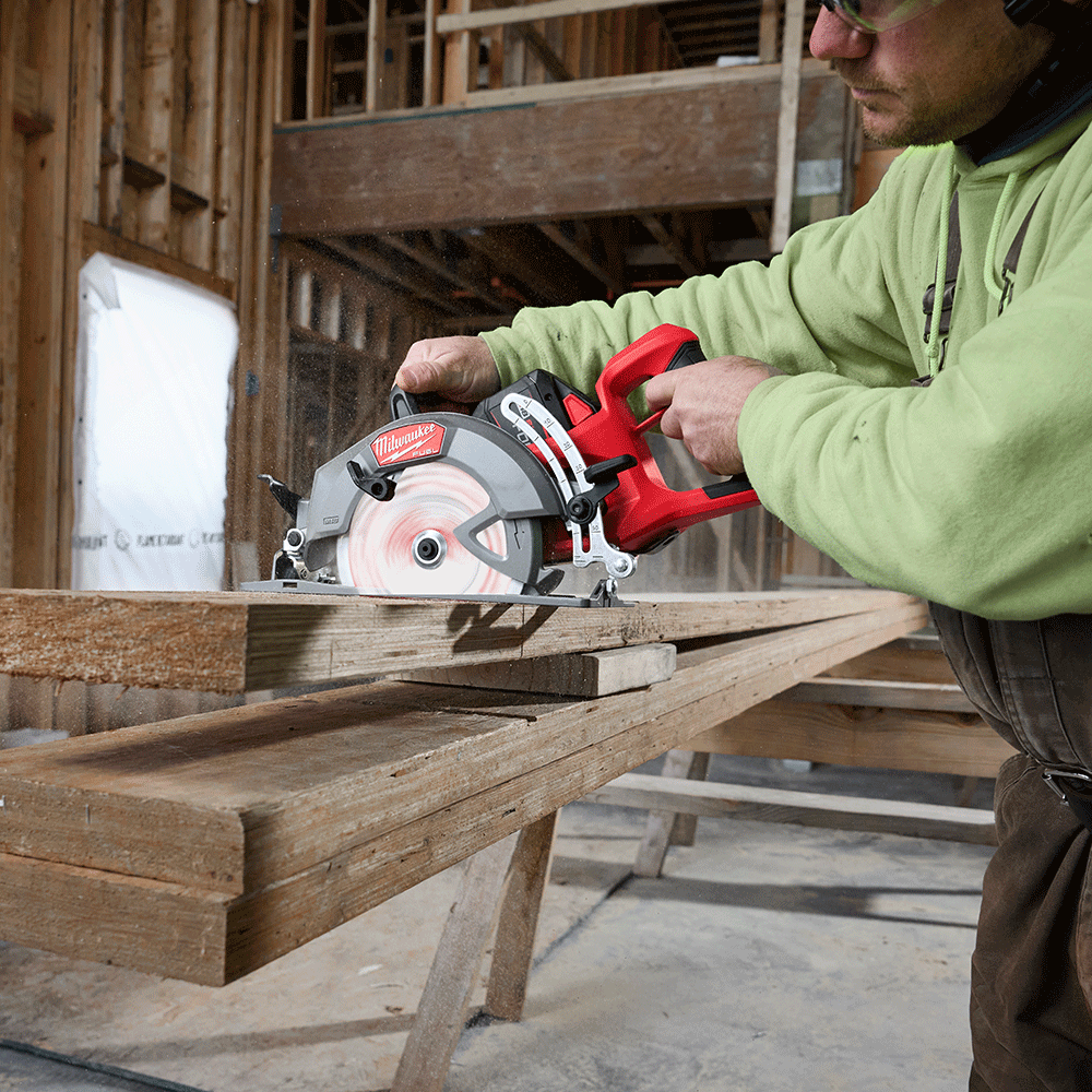 Milwaukee M18 FUEL™ 184mm (7-1/4") Rear Handle Circular Saw (Tool Only) M18FCSRH6620