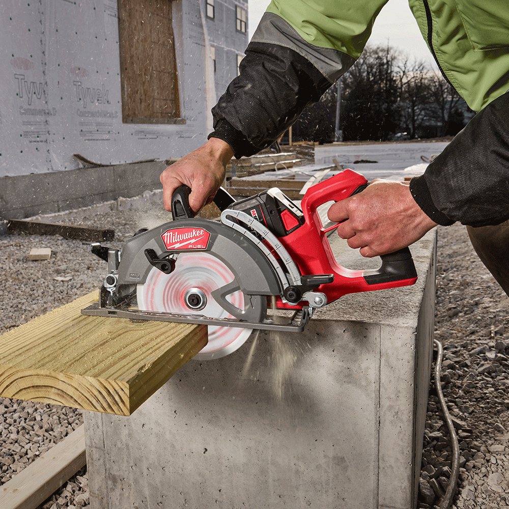Milwaukee M18 FUEL™ 184mm (7-1/4") Rear Handle Circular Saw (Tool Only) M18FCSRH6620