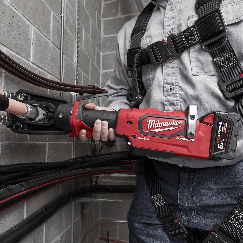 Milwaukee M18™ FORCE LOGIC™ 137kN Inline Utility Crimper (Tool Only) M18HCCT1370B