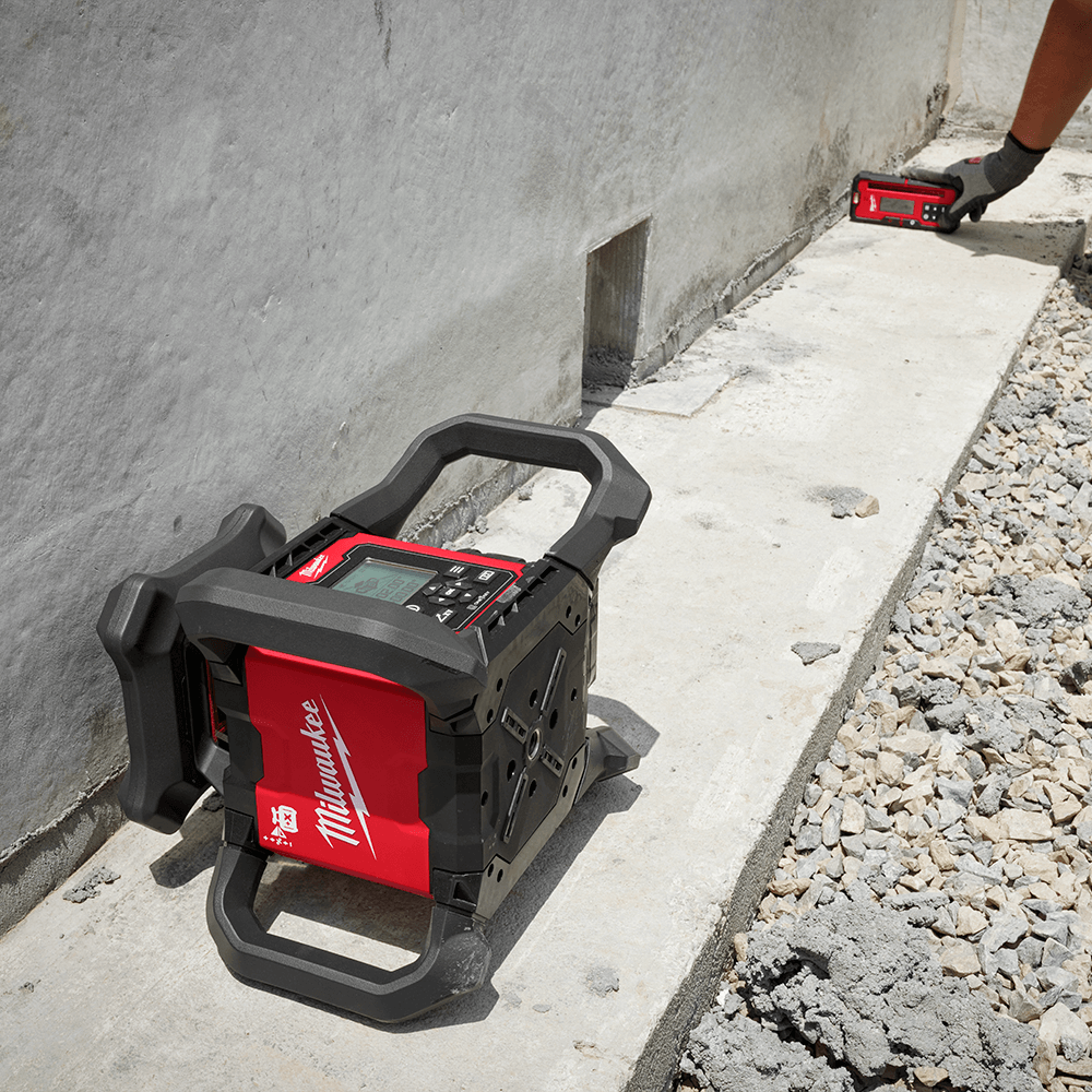 Milwaukee M18™ Dual Grade Rotary Laser 1,220m (4000') Red Kit M18RL1220-301C