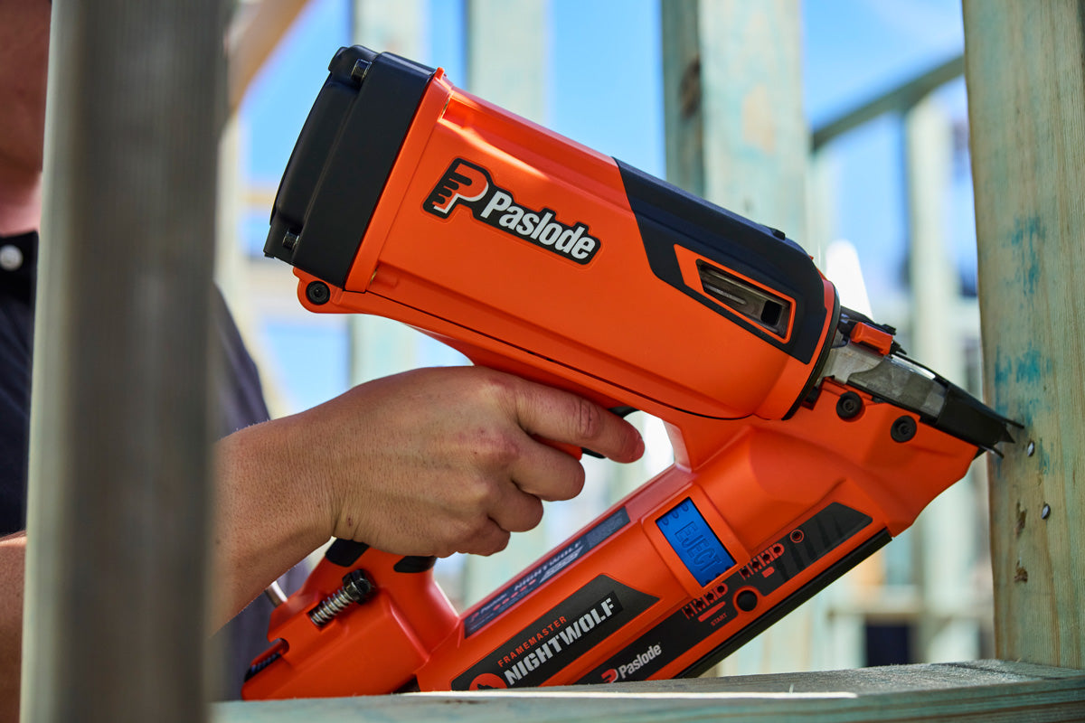 Paslode FrameMaster NightWolf 50-90mm 2x2.2Ah Gas Framing Nailer Kit NW580