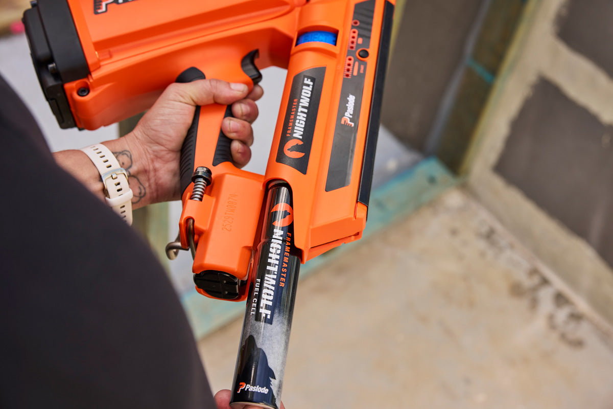 Paslode FrameMaster NightWolf 50-90mm 2x2.2Ah Gas Framing Nailer Kit NW580