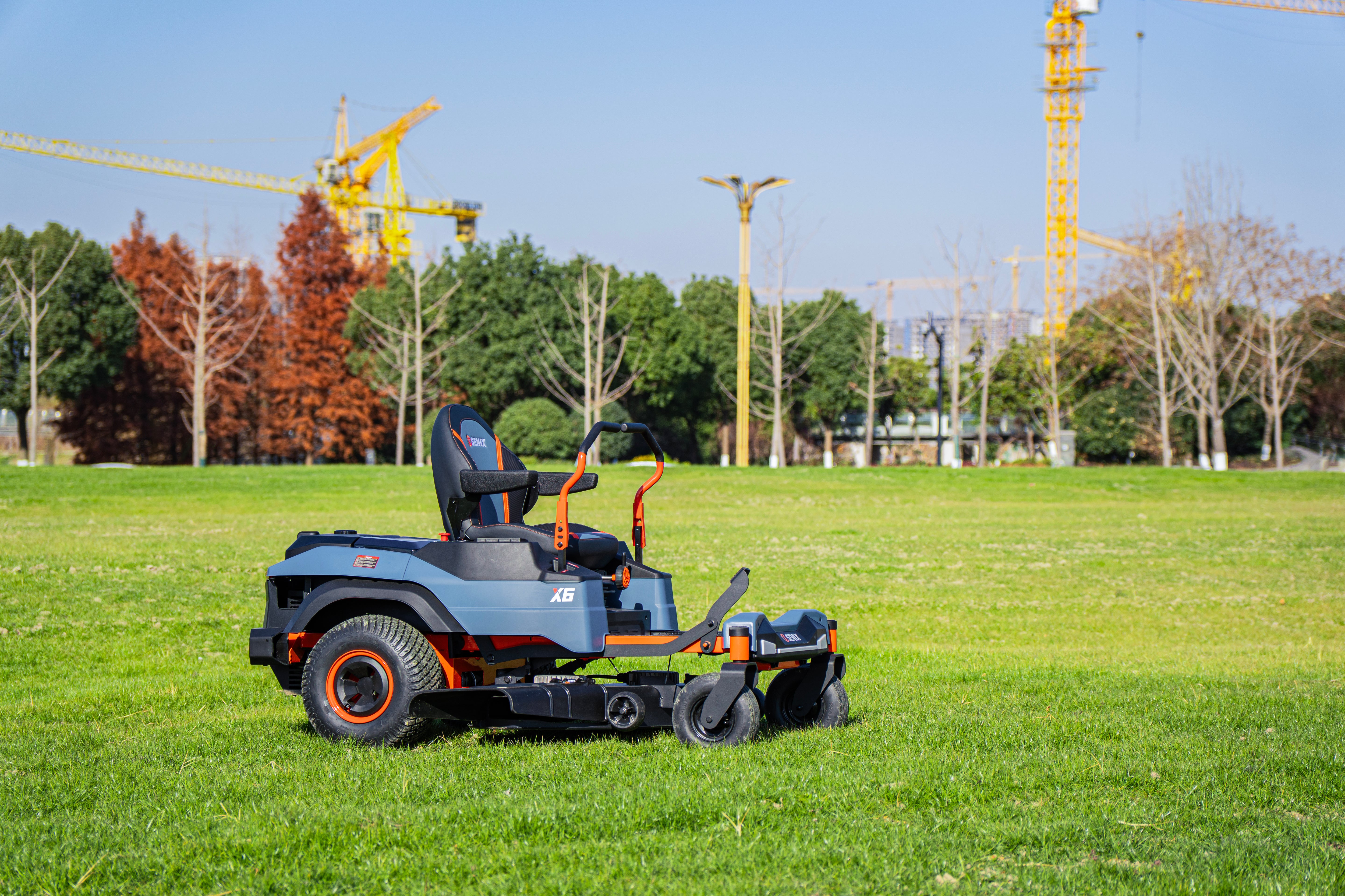 SENIX X6 60V 107cm (42") Zero Turn Hybrid Ride-On Mower ZTRX6-H-EU-1 - 2