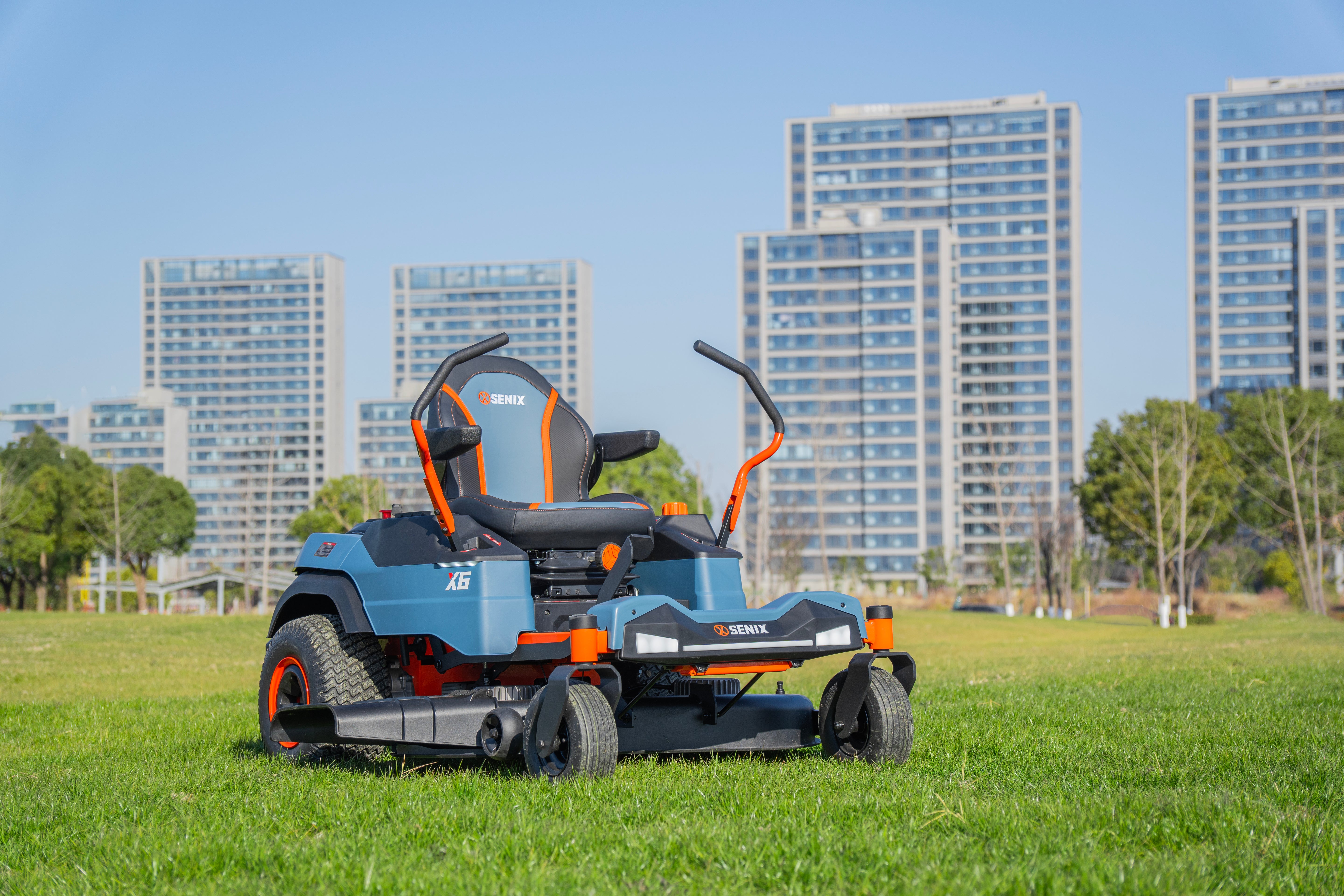 SENIX X6 60V 107cm (42") Zero Turn Hybrid Ride-On Mower ZTRX6-H-EU-1 - 4