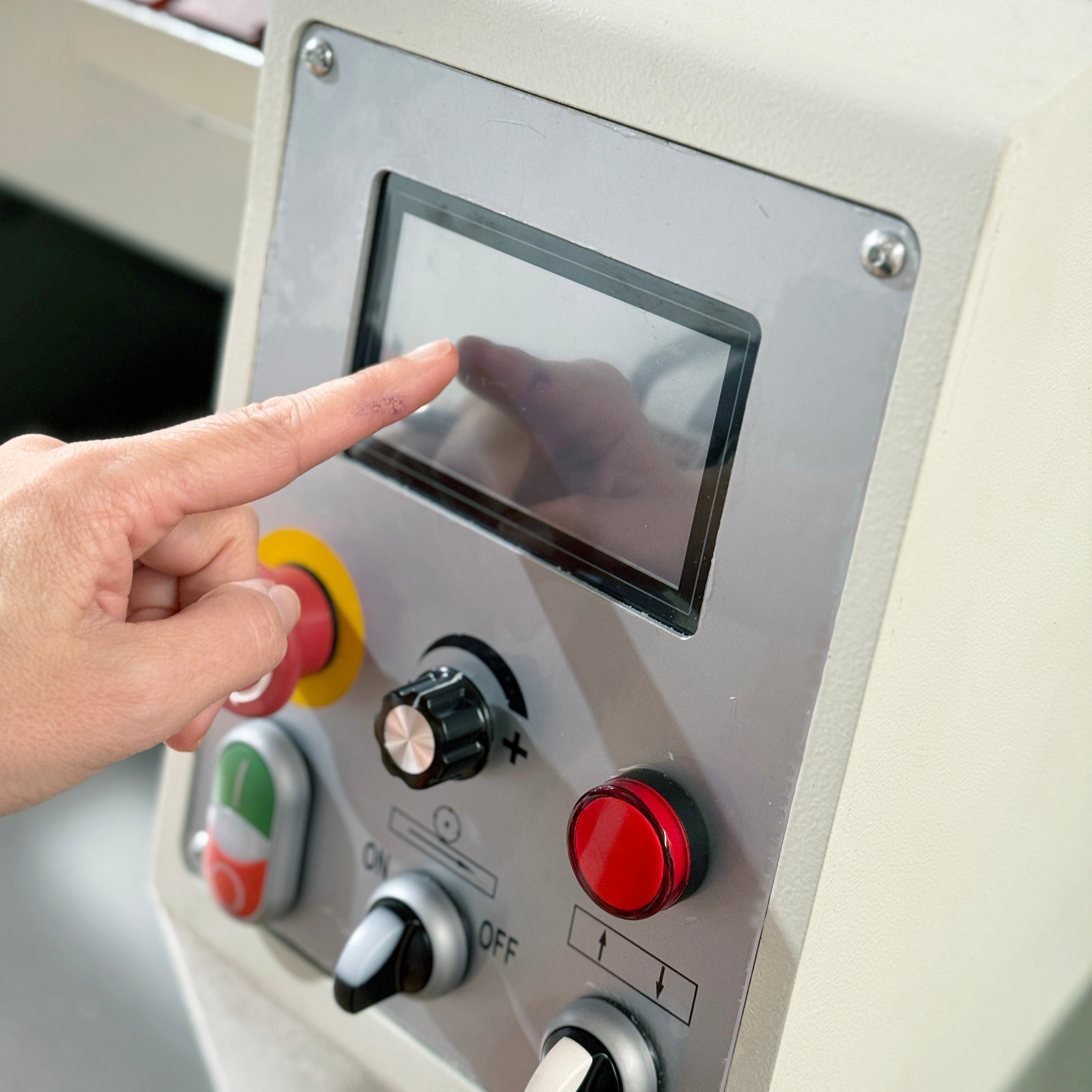 Woodfast 530mm (21") Industrial Thicknesser with Spiral Head Cutter Block 7.5HP 415V TH530B *New - Coming Soon - Expected Late Nov 2025*