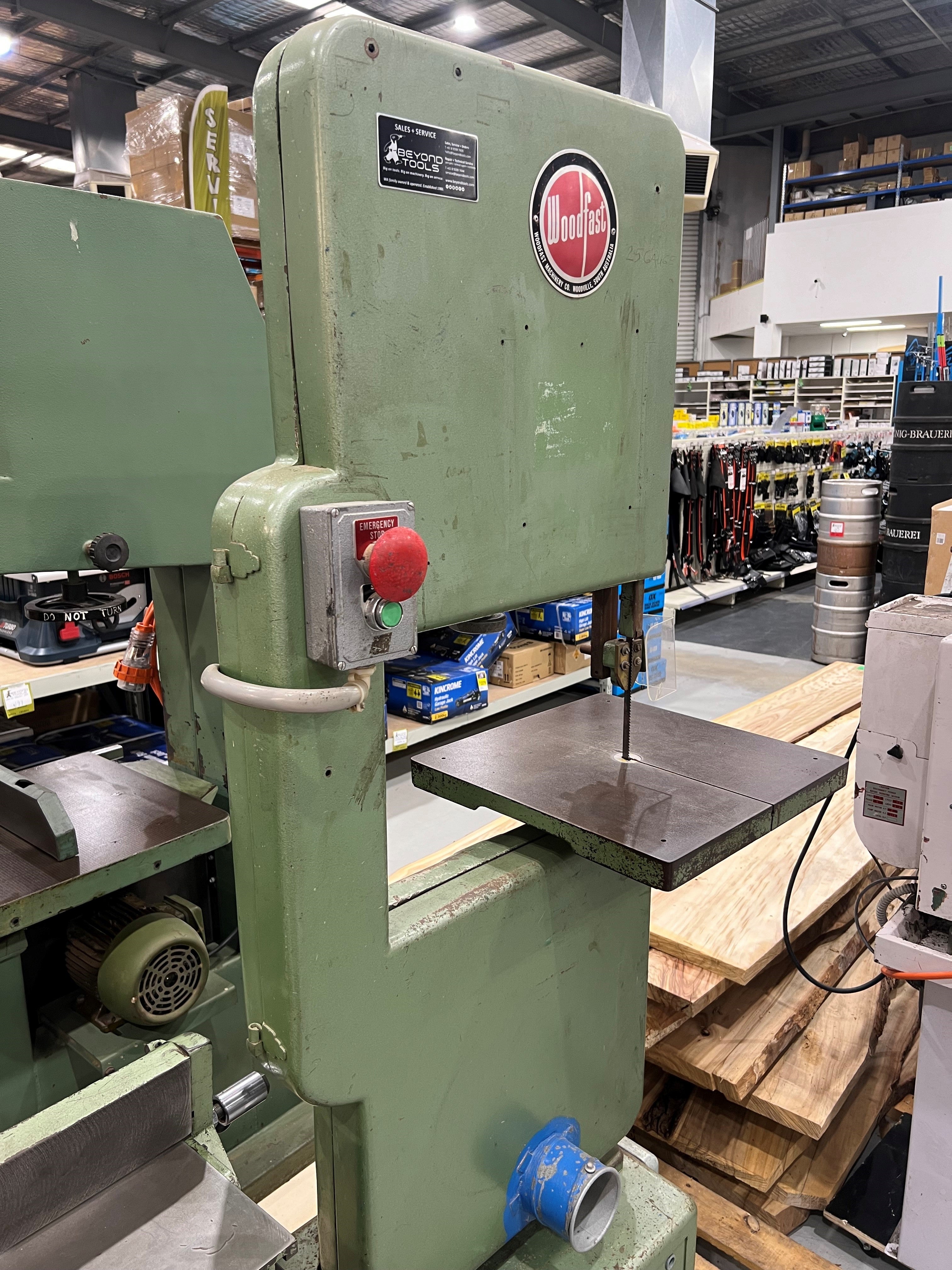 *Pre-Loved* 415V 20AMP 18" Bandsaw by Woodfast