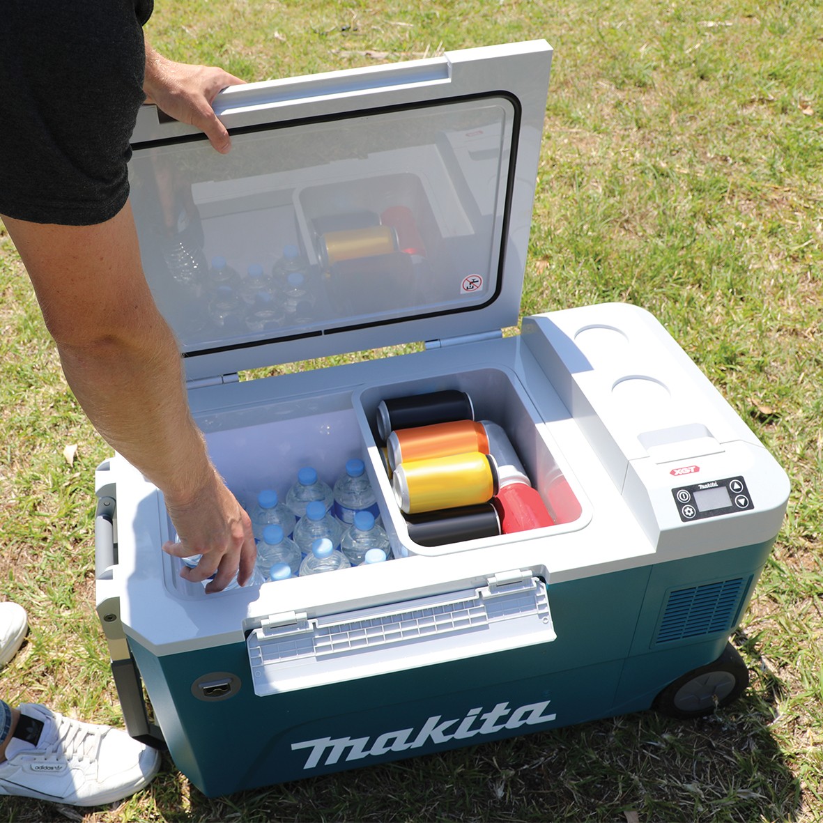 Makita cooler hot sale box review