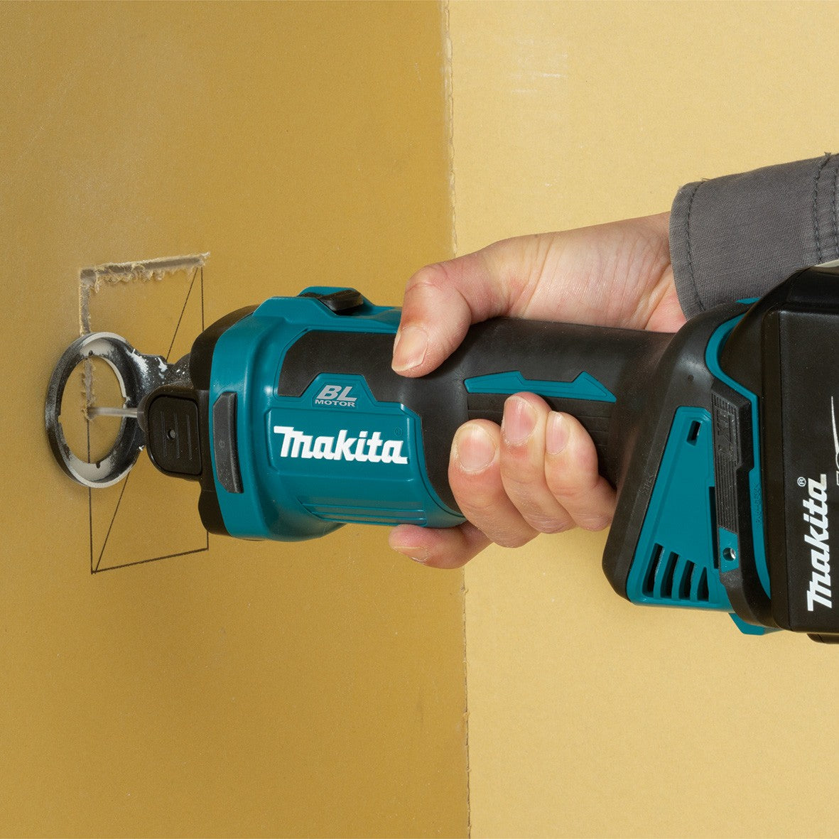 18V Mobile Cut Out Tool (Tool Only) DCO181Z by Makita