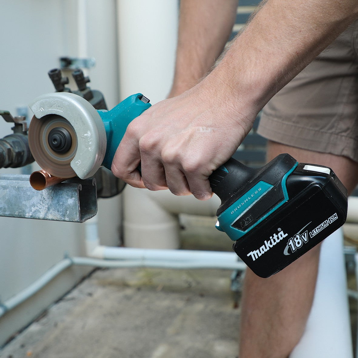 18V Brushless Compact 76mm Cut Off Saw Bare DMC300Z by Makita