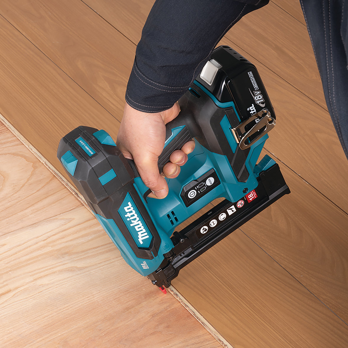Makita 18V C1 Brads 18G 9.5-38mm Narrow Crown Stapler Bare (Tool Only) DST630Z