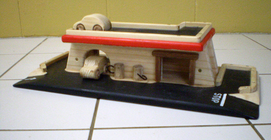 Matchbox Car Garage, Wooden Toy Plan & Pattern