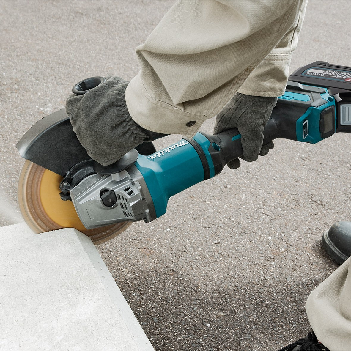 Makita 40V Max Brushless 230mm (9") Angle Grinder Kit GA038GT101