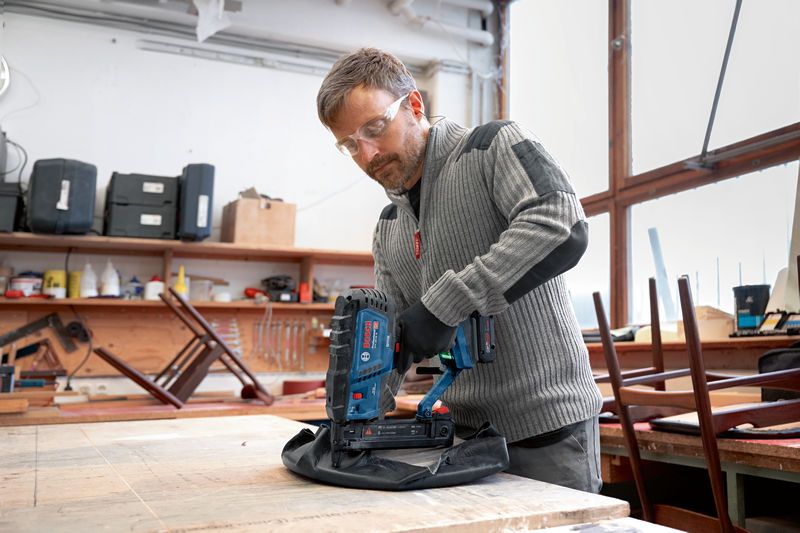 Bosch  Professional Cordless Wood Stapler Bare (Tool Only) GTH 18V-38 M (0601482500)