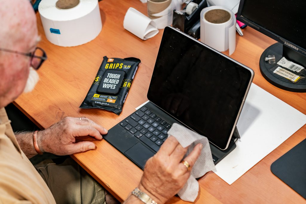 Grips Tough Beaded Wipes