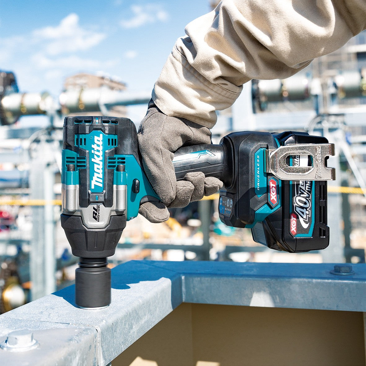 Makita 40V Max Brushless 1/2" Mid-Torque Pin Detent Impact Wrench TW008GZ