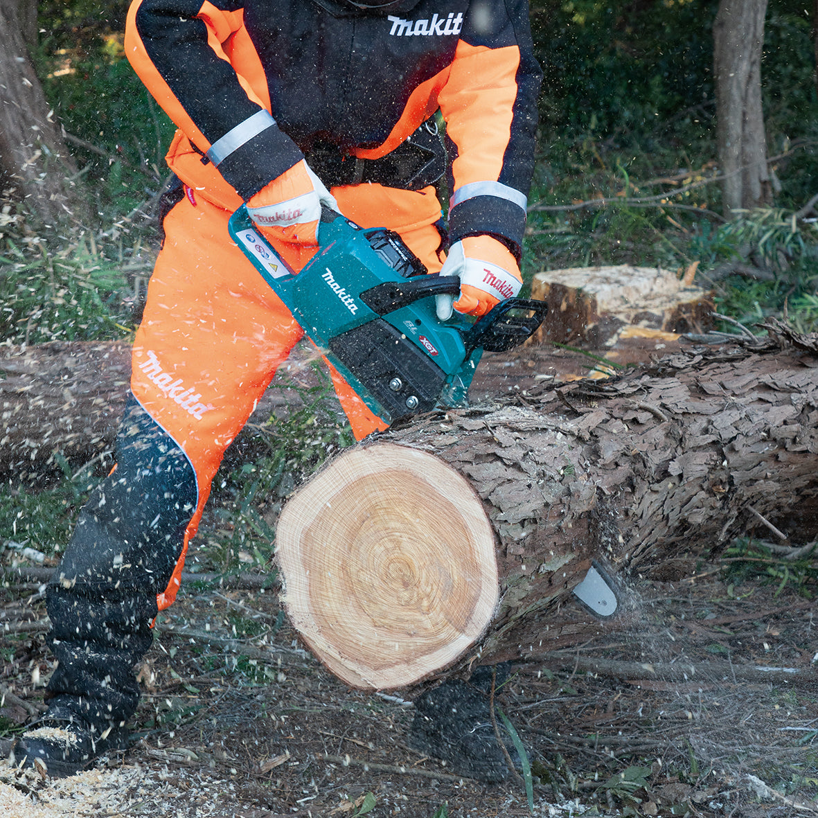 Makita 40V Max Brushless 400mm Chainsaw UC026GZ