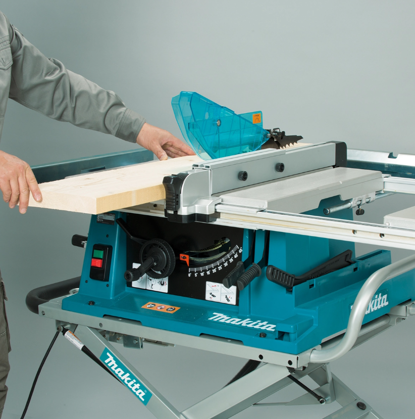 255mm (10") 1650W Table Saw 2704N by Makita