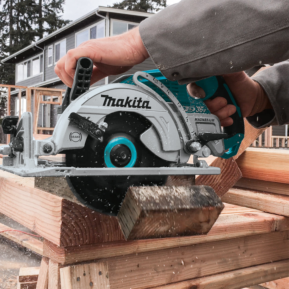 Makita circular outlet saw bare