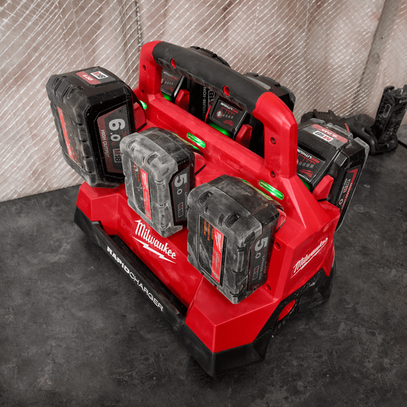 18V 6 Bay PACKOUT™ Rapid Charger M18PC6 by Milwaukee